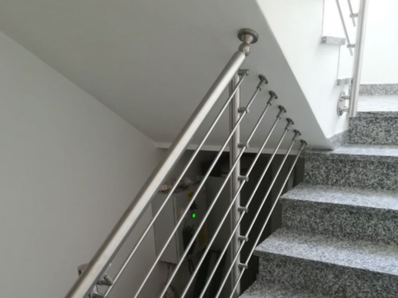 BRESCIA MODEL - Railing with Steel Round Bar