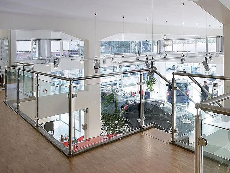 VENEZIA MODEL - Railings with Glass Finishes
